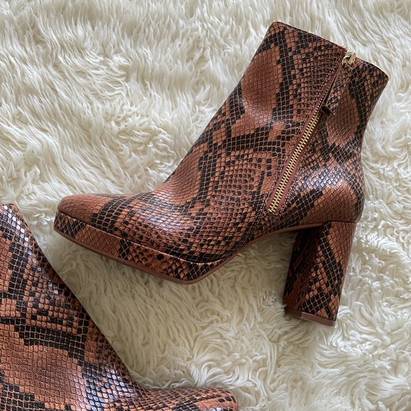 Y2K Minimalist H&M Faux Leather Snakeskin Boots - Picture 8 of 9